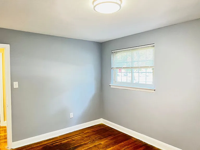 8717 Plymouth St — Photo 9