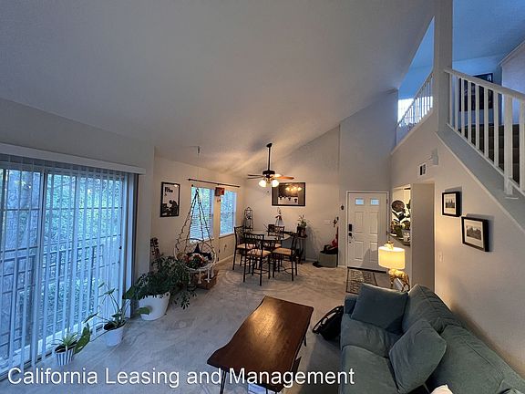 4th image of 24135 Del Monte Dr Unit 212