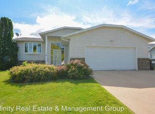 602 Manor Ridge Dr NW, Rochester, MN 55901