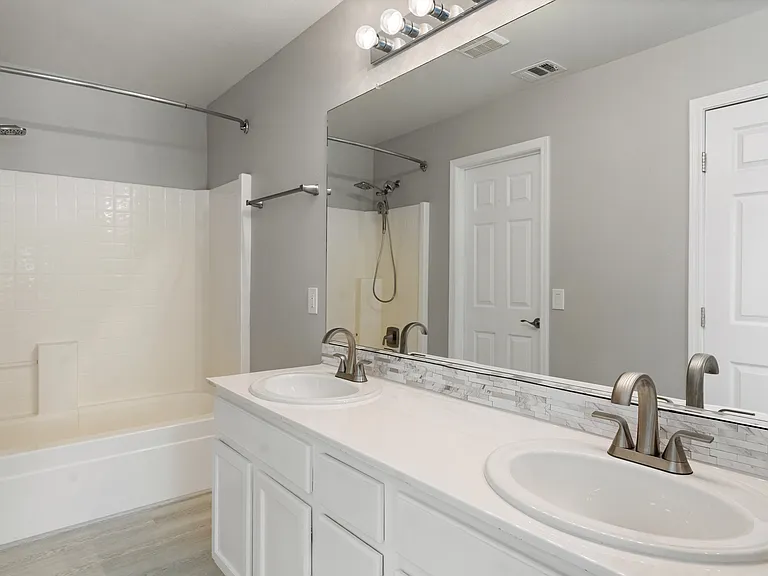 10713 Pipers Cove Ln — Photo 17