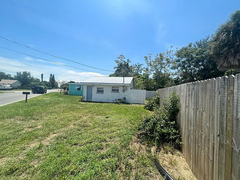 1303 North Ave — Photo 17
