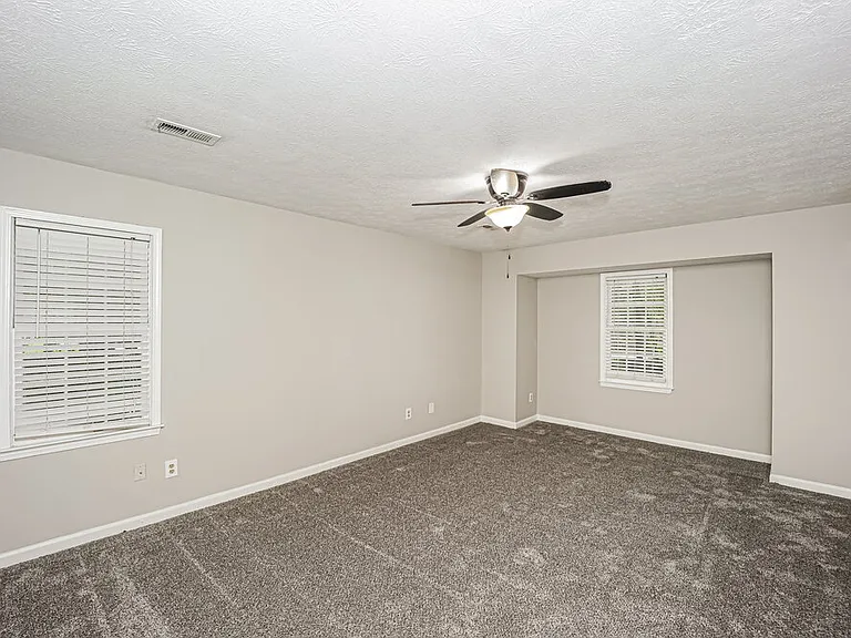 150 Oak St — Photo 10