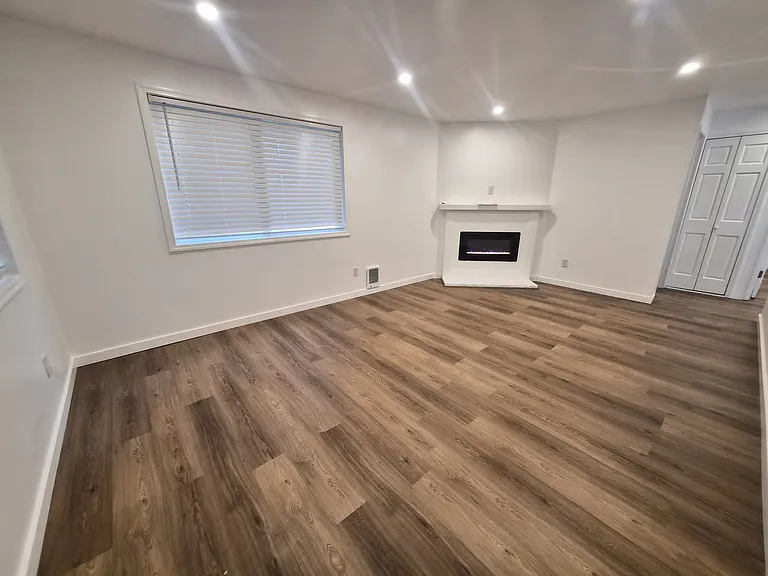 2302 201st Pl SW — Photo 2