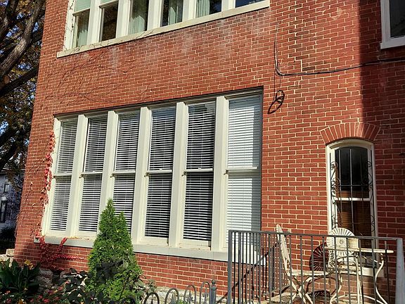 2nd image of 255 North Broadway