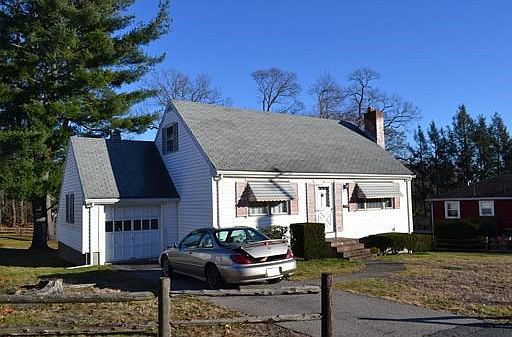 4th image of 50 Wood Dr