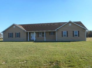 15478 Crackerneck Rd, Trenton, IL 62293