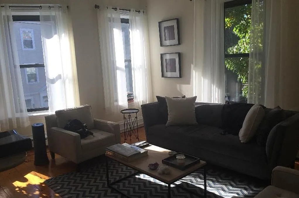 2 bed, 1.0 bath, $3,200 — Photo 3