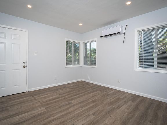 3rd image of 10152 Haines Canyon Ave