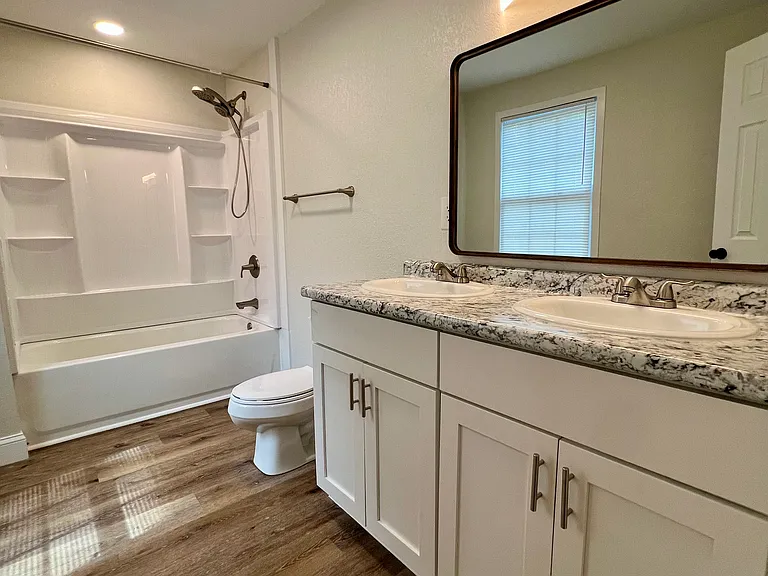709 N Broad St #A — Photo 15