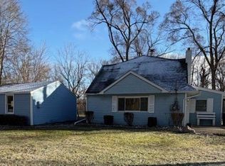 5250 Woodland Ln, East China, MI 48054