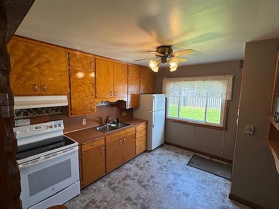 2nd image of 502 1st St