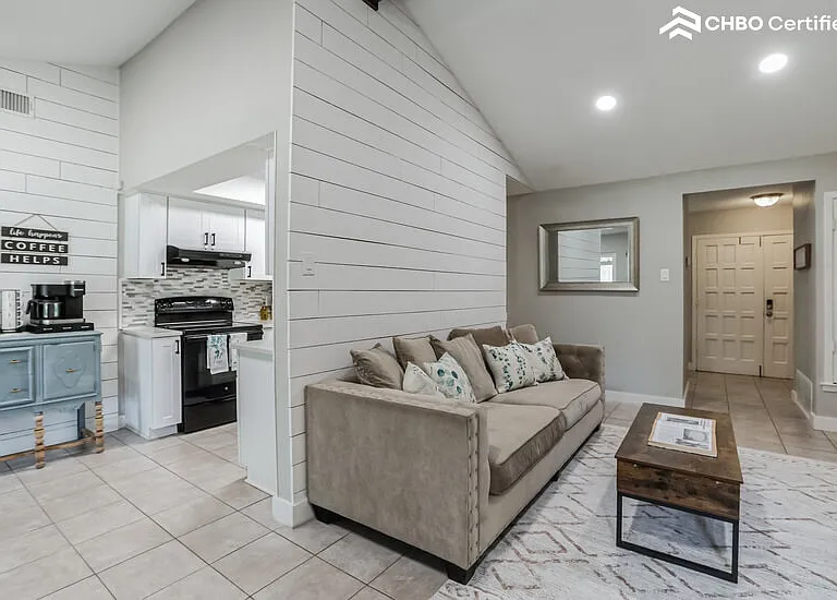 14319 Briartrail St — Photo 26