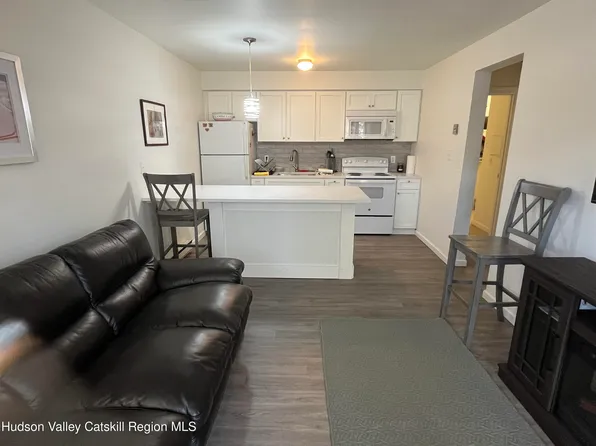 24 Highlands Drive #J8, Hunter, NY 12442