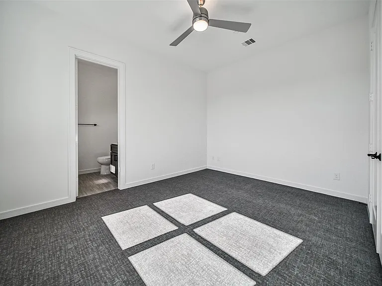 815 W 17th St — Photo 30