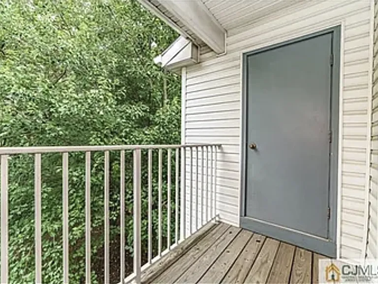 834 Waterford Dr — Photo 14