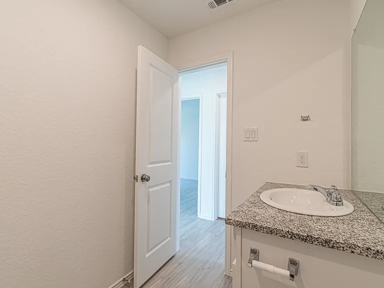 6406 Kemper Pl — Photo 6