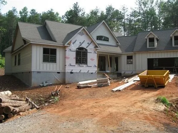 42 Forest Ridge Dr, Tryon, NC 28782