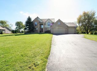 6692 Steamboat Springs Dr, White Lake, MI