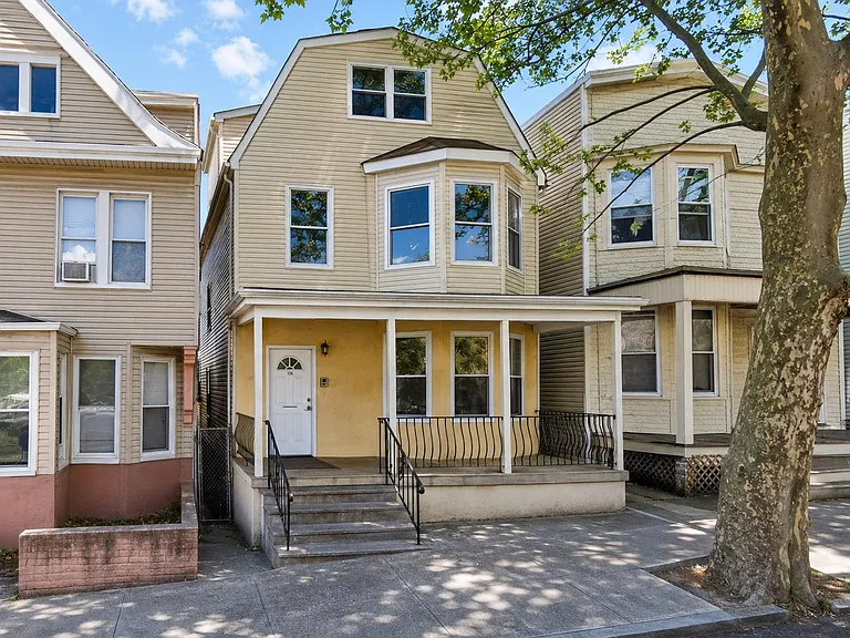 136 Randolph Ave #2 — Photo 1