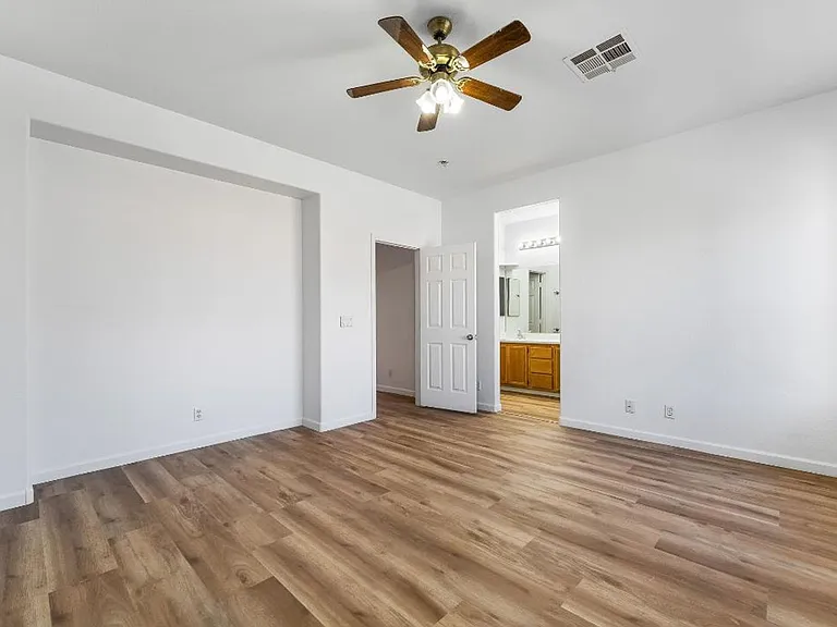 1011 Park Bridge Ave — Photo 17