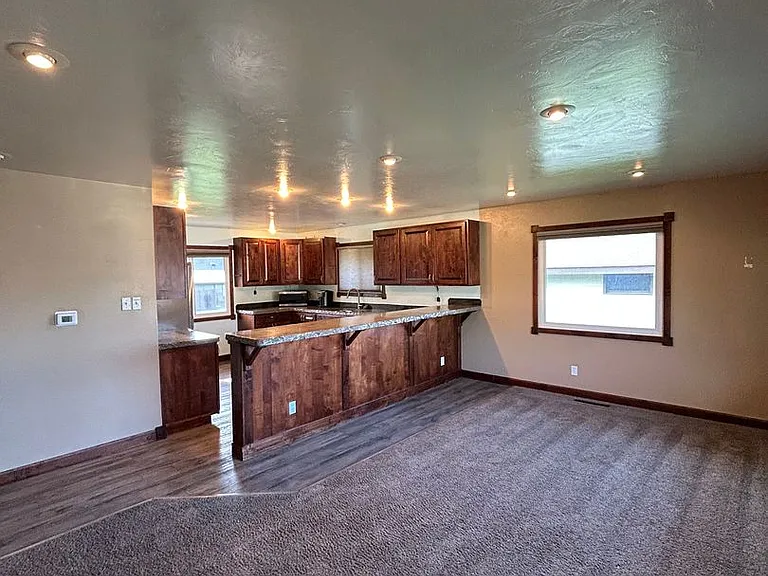 3470 S Hillcrest Dr — Photo 6