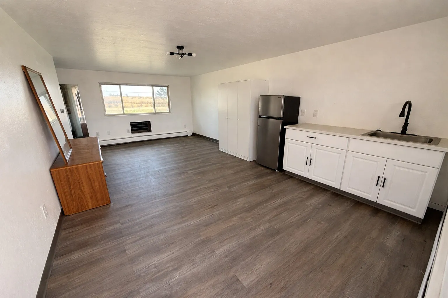 Studio, 300 sqft, $600 — Photo 4