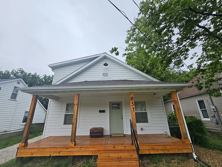831 S Grant Ave — Photo 3