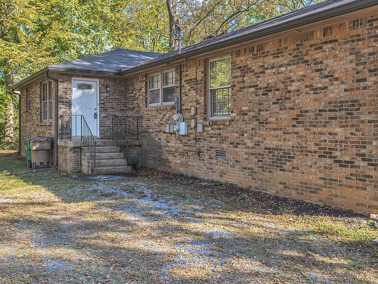 3108 Lealand Ln #B — Photo 19