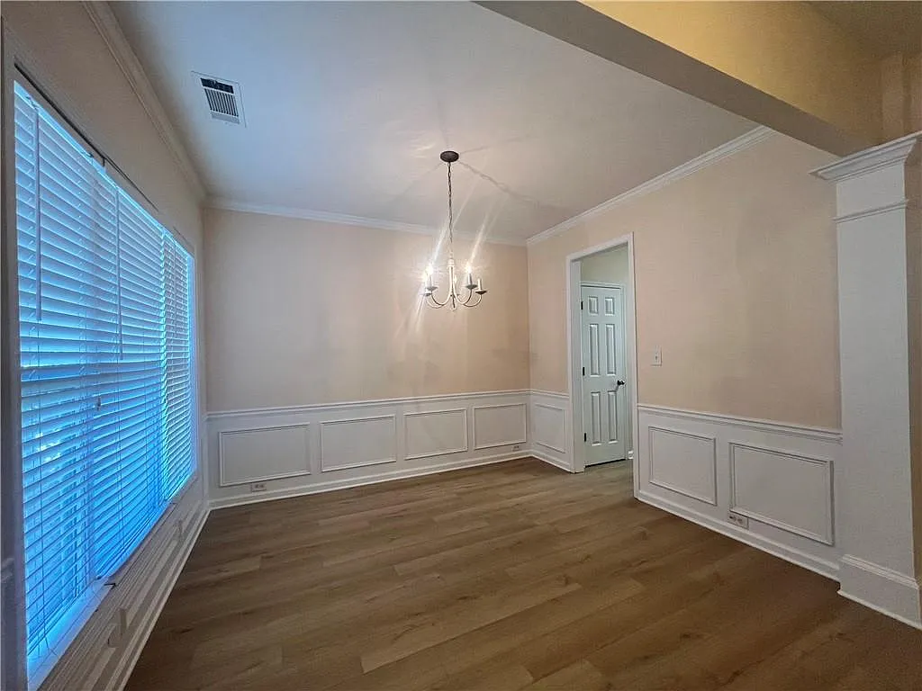 4 bed, 2.5 bath, 2505 sqft, $2,700 — Photo 3