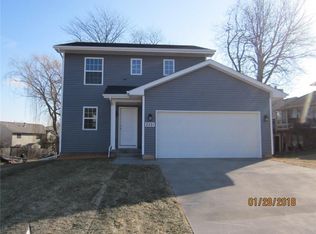 2520 Shadow Creek Ln, Des Moines, IA 50320
