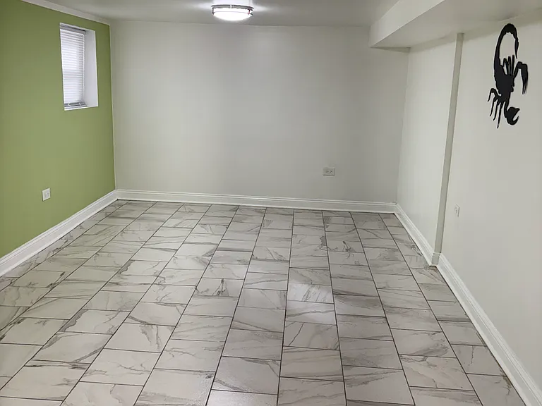 8139 S Bishop St #BASEMENT — Photo 3