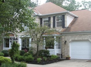 2888 Camelot Ct, Wickliffe, OH