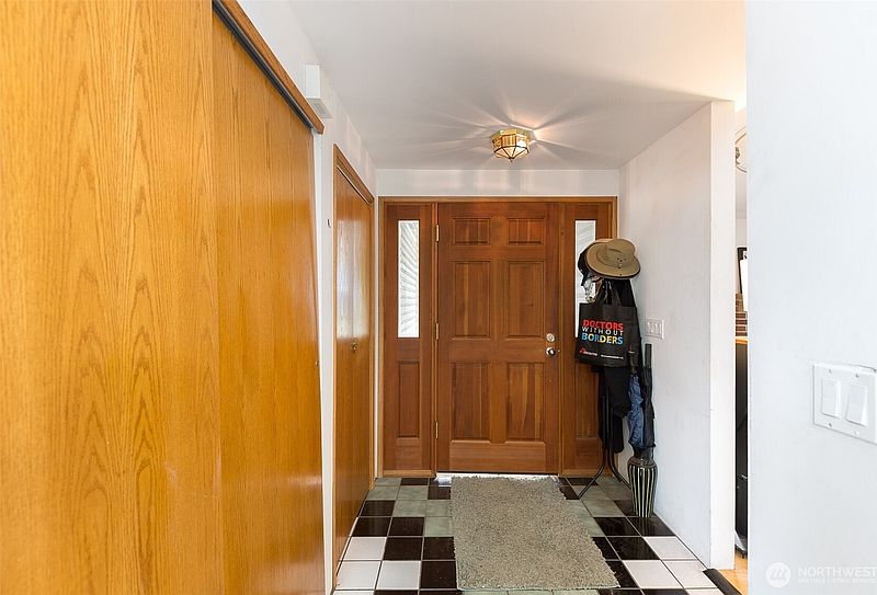 3rd image of 120 Sunland Drive