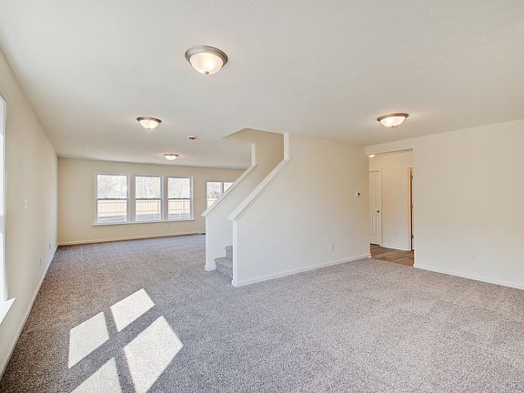 5th image of 954 Amesbury Ct