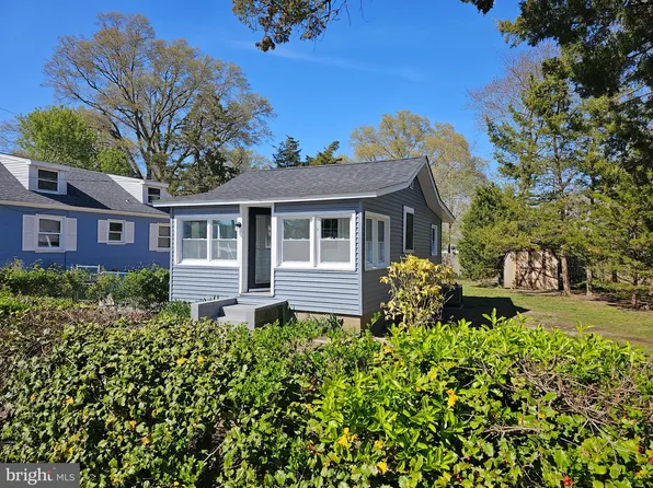 217 E Delaware Pkwy, Villas, NJ 08251