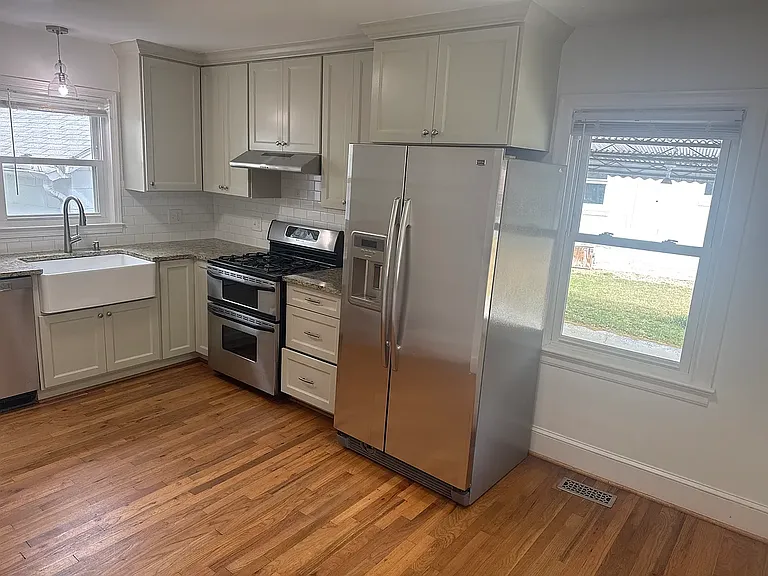 1381 Quarles Ave SE — Photo 6
