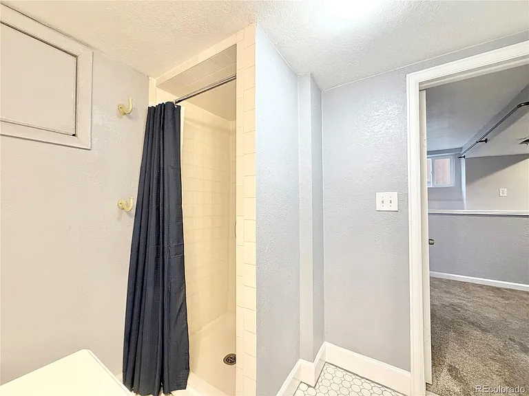 1285 W Gill Pl — Photo 28
