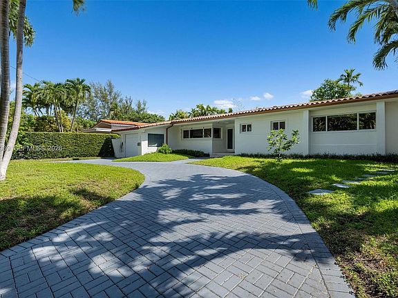 5th image of 9217 Bay Dr