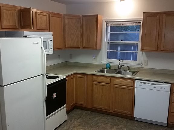 Kitchen - stove and dishwasher have been replaced since picture taken.