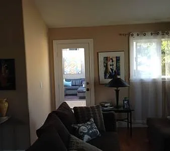 3 bed, 2.5 bath, 2100 sqft, $4,600 — Photo 2