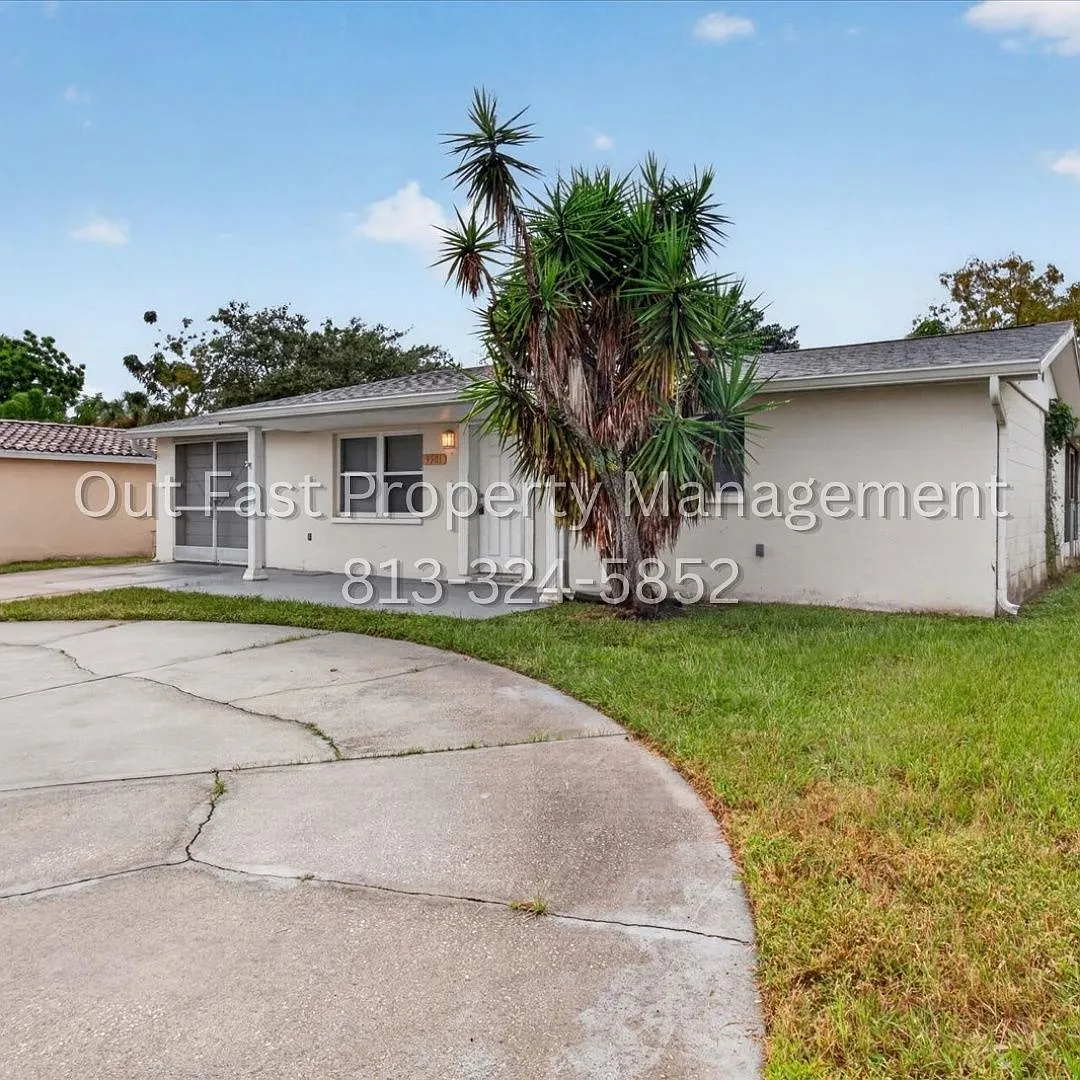 2 bed, 1.0 bath, 956 sqft, $1,295 — Photo 2