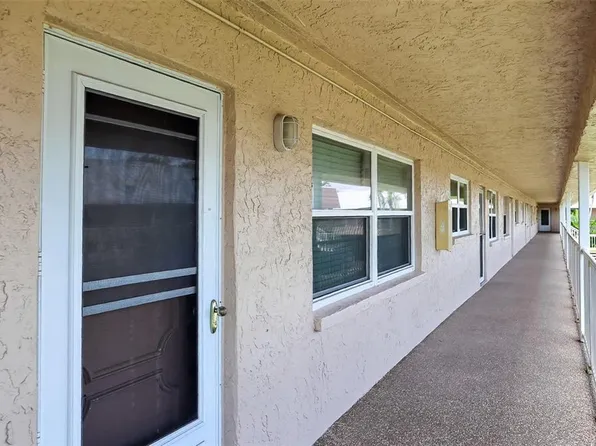 10038 62nd Ter N APT 15, Saint Petersburg, FL 33708