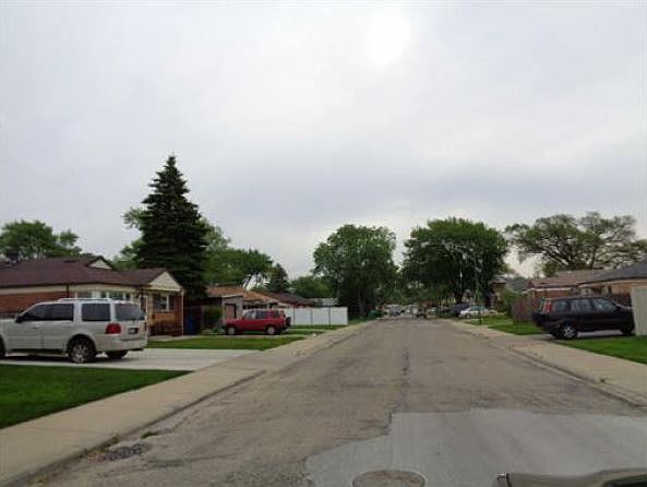 2nd image of 4653 W 82nd St