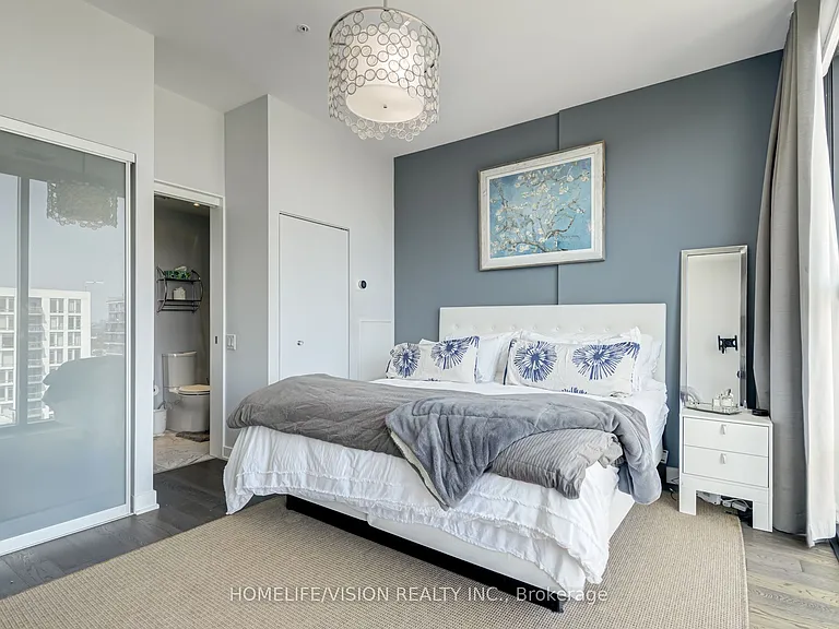 629 King St W #Penthouse 1415 — Photo 24