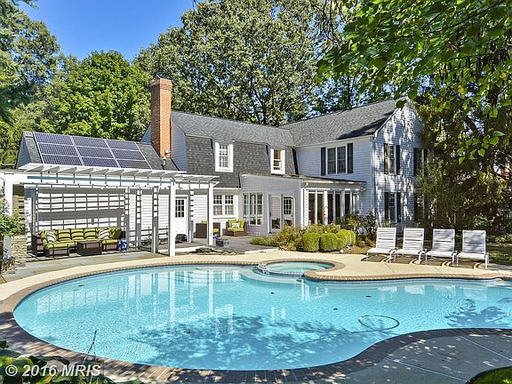 Gorgeous Custom In-Ground Pool
