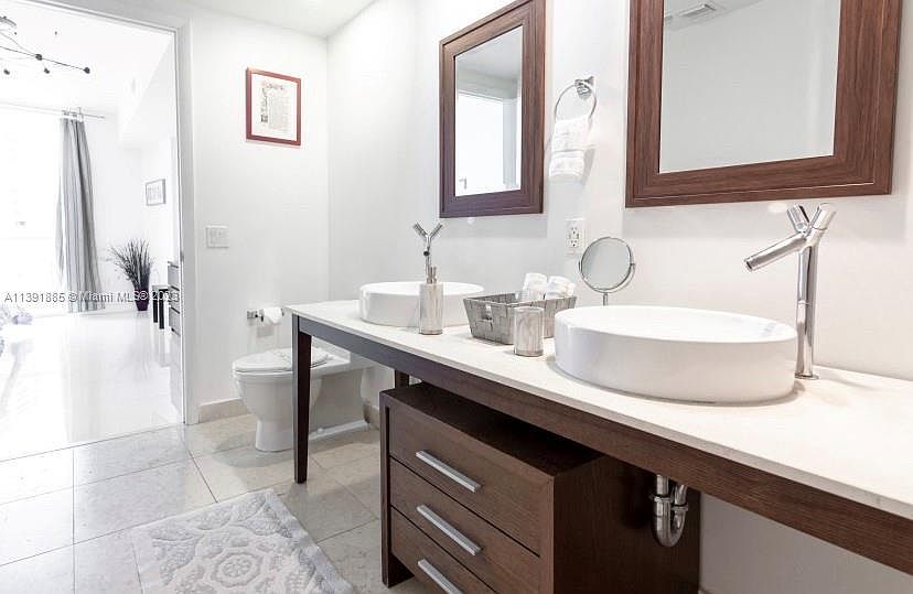 1st image of 485 Brickell Ave #26
