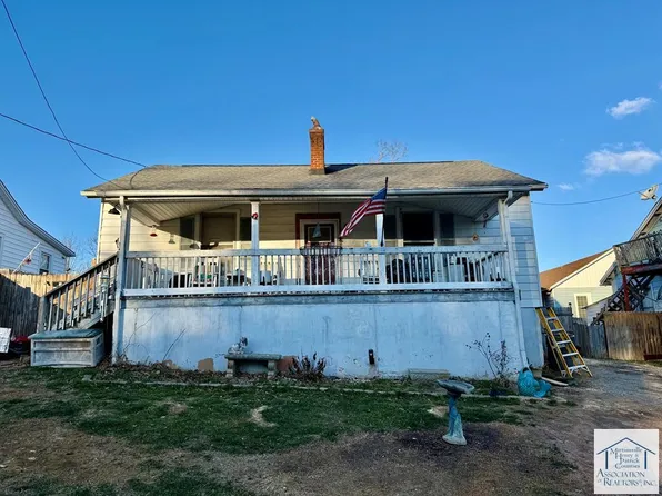 531 Dillard St, Martinsville, VA 24112