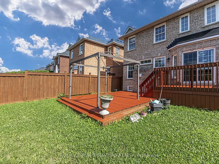 44 Selby Dr — Photo 49