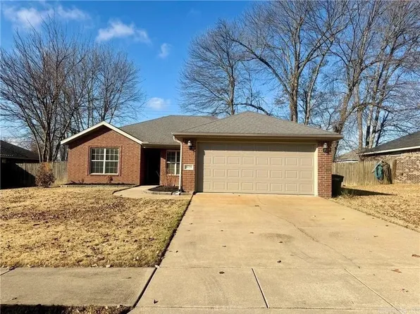 2629 N Indian Oaks Dr, Fayetteville, AR 72704