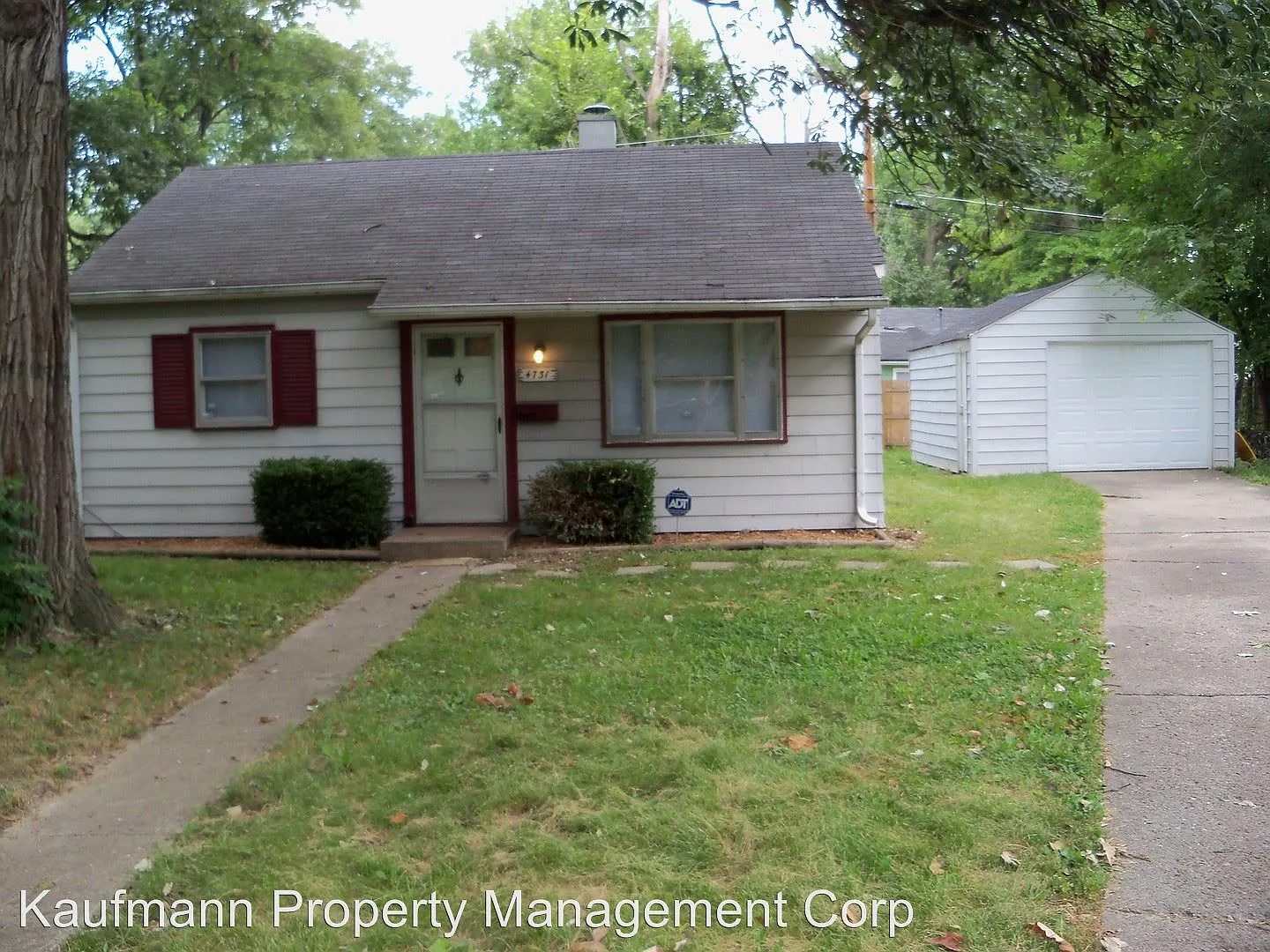 4731 Bowser Ave photo 1